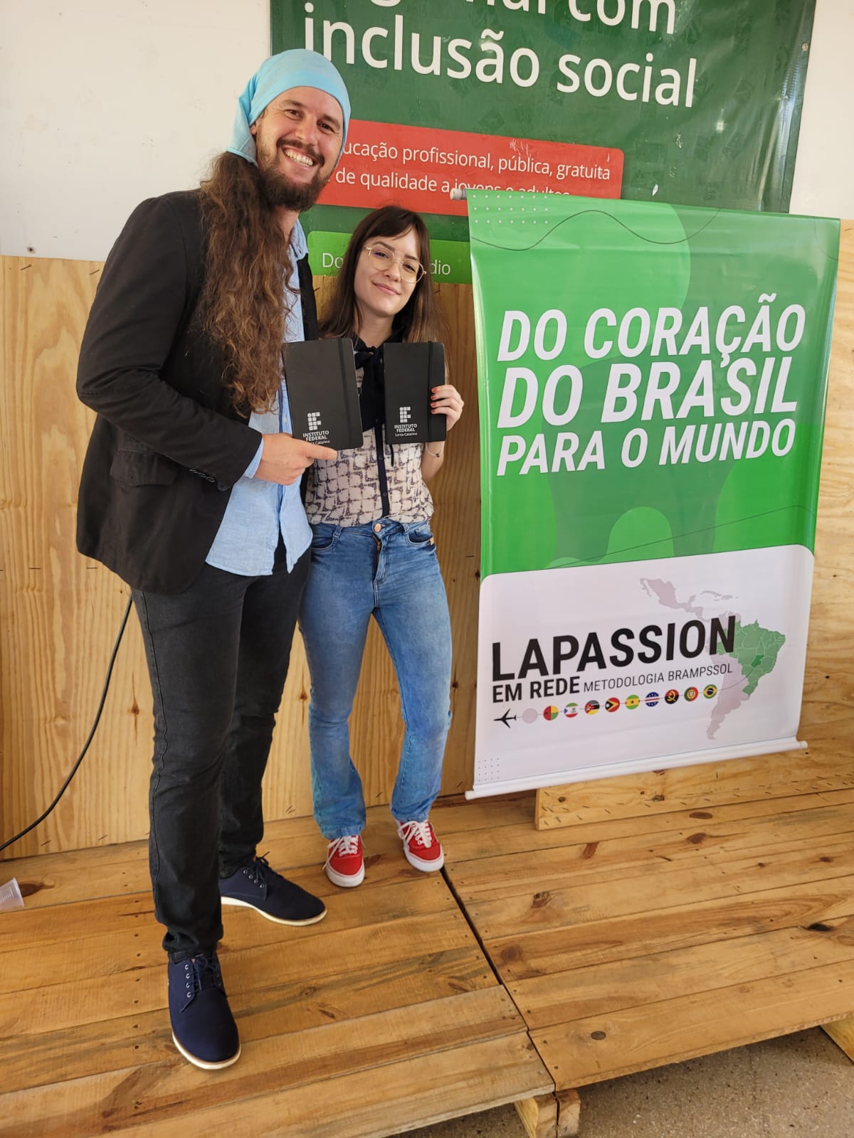 Felipe e Emanuela representaram o IFSC no Lapassion em Rede