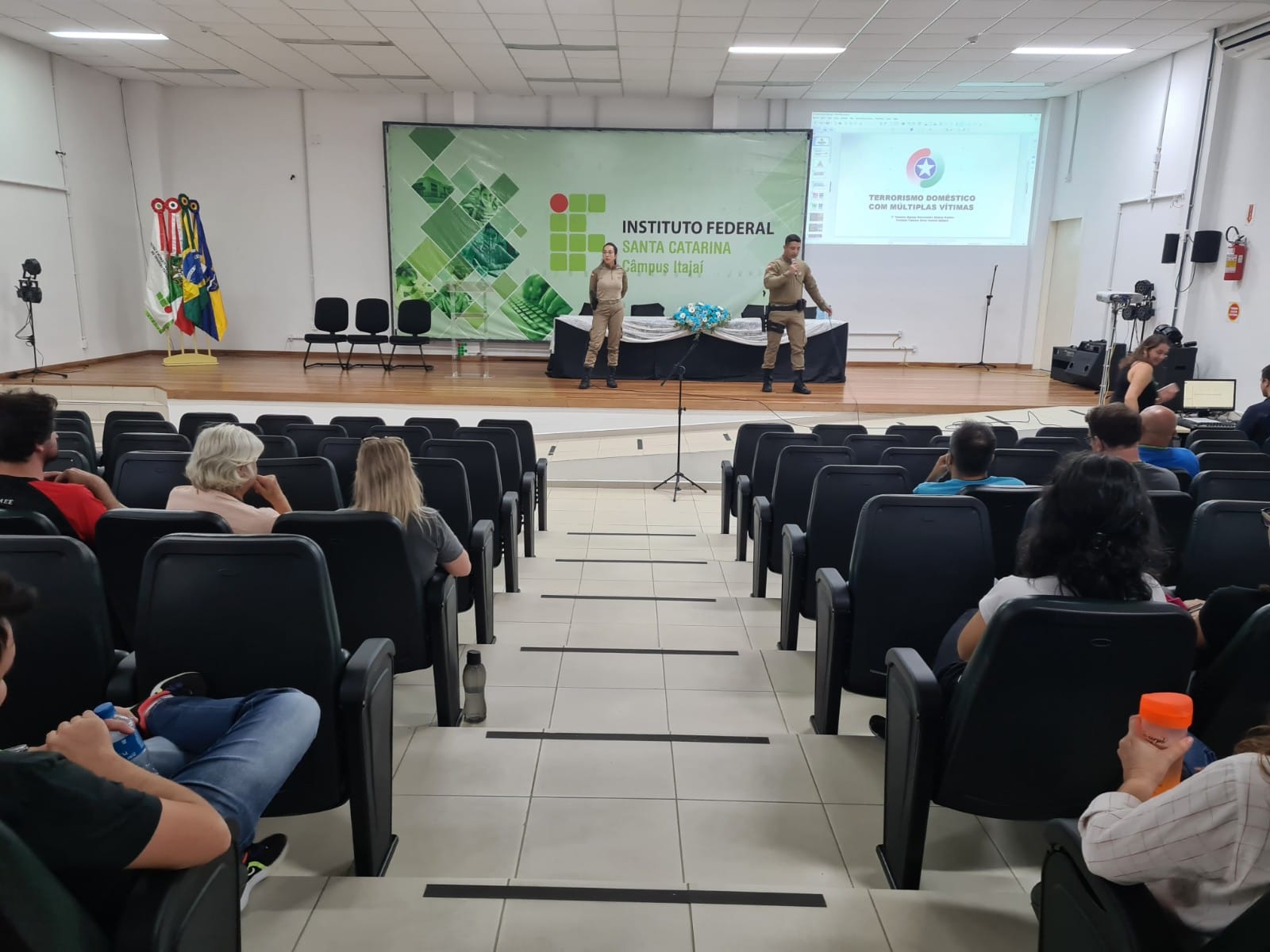 Câmpus Itajaí recebeu capacitação da Polícia Militar