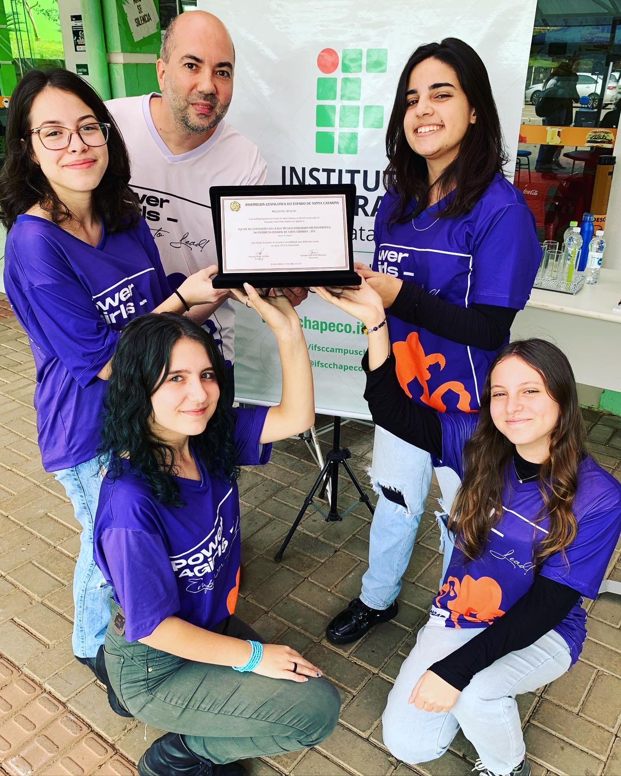 Entrega realizada no Câmpus Chapecó, no último sábado