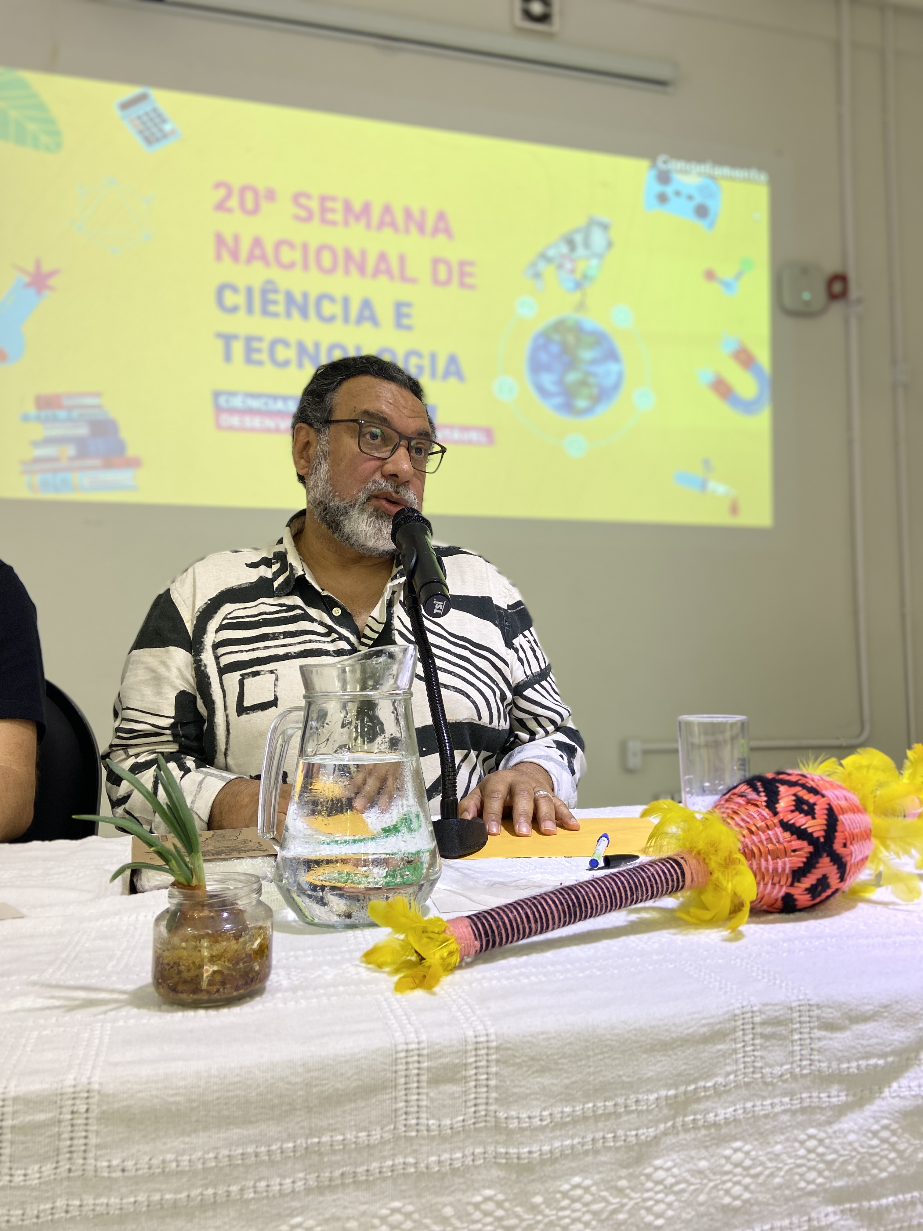 O arqueólogo Rossano Lopes Bastos afirmou que abrir estradas é descobrir sítios arqueológicos e também destruí-los.
