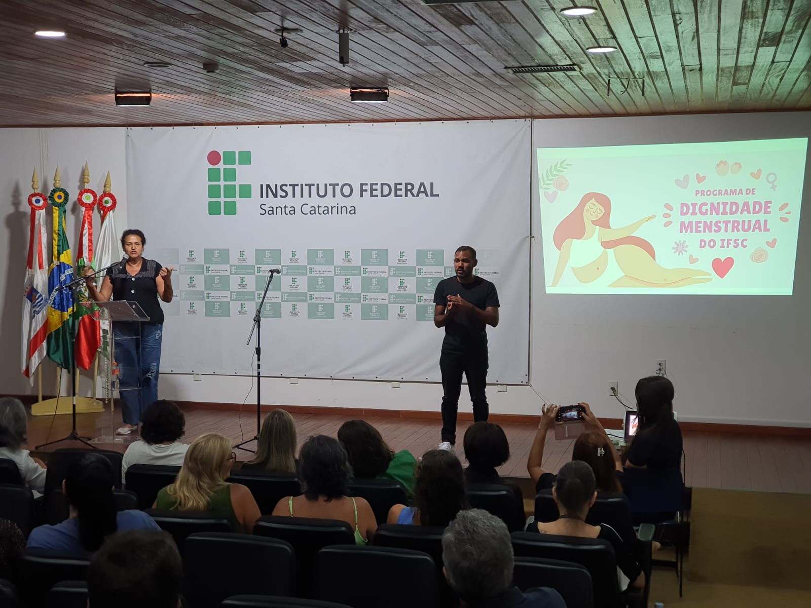 Estudante Isabel Claudir da Silva disse que a iniciativa vai contribuir para a permanência