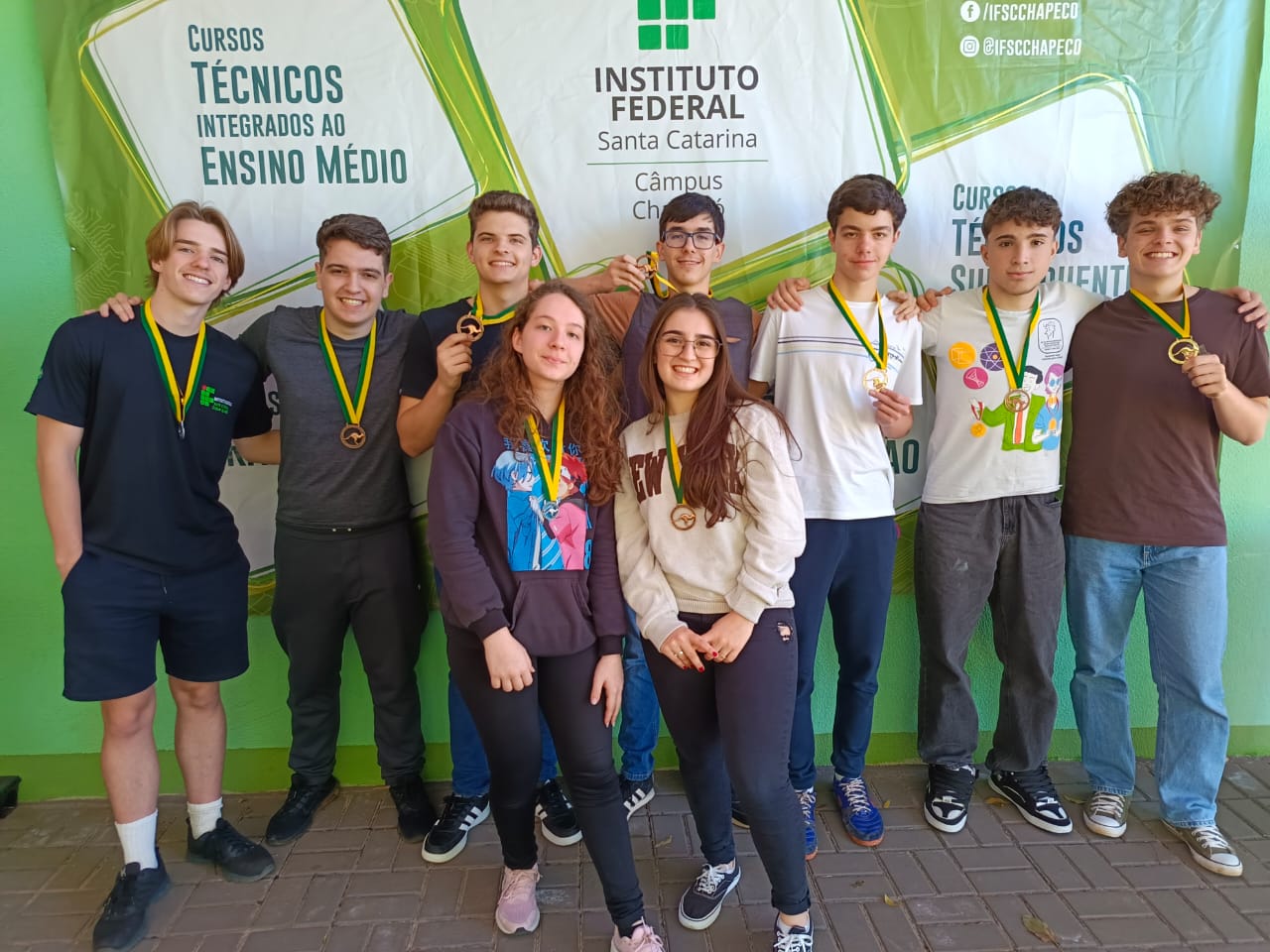 Foram três ouros, sete bronzes e cinco estudantes receberam honra ao mérito