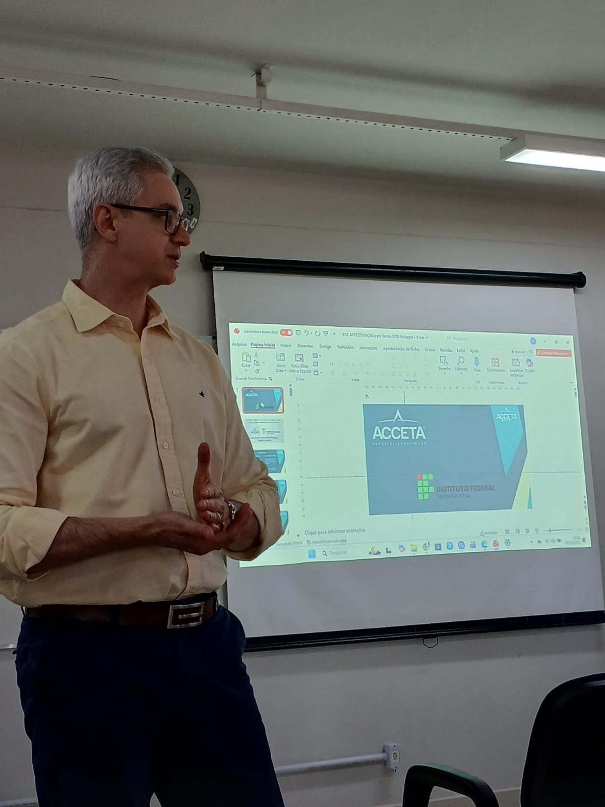 A presença do Pró-Reitor de Pesquisa, Pós-Graduação e Inovação do IFSC, professor Tiago Semprebom, reforçou a relevância e o compromisso da Reitoria com o fortalecimento das ações de P&D nos câmpus.