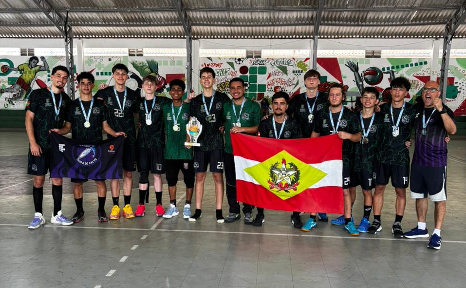 Os Jogos ocorreram de 24 a 29 de novembro, em Natal. Na imagem, o time de handebol masculino do IFSC, medalha de prata