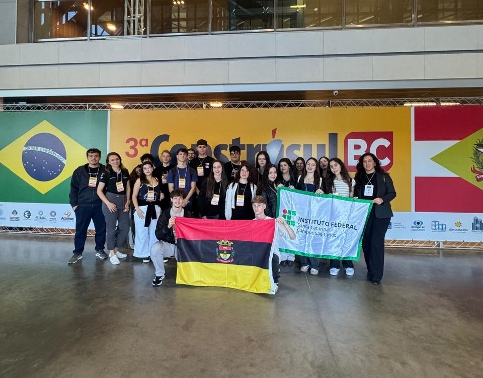 O grupo visitou obras e participou da 3ª Construsul BC, feira voltada ao setor da construção civil