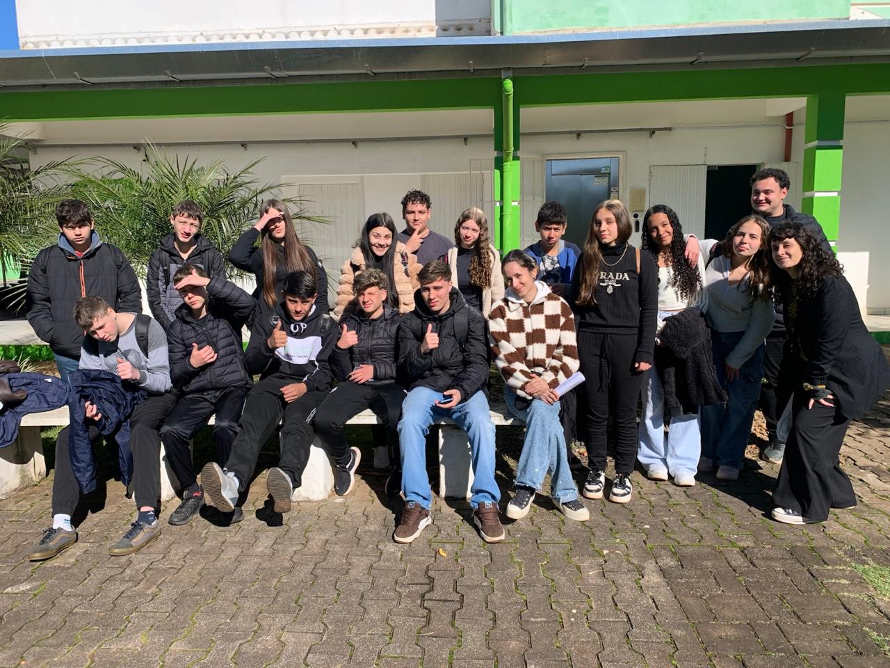 Uma das escolas que visitou o Câmpus Chapecó para assistir às apresentações das OIs
