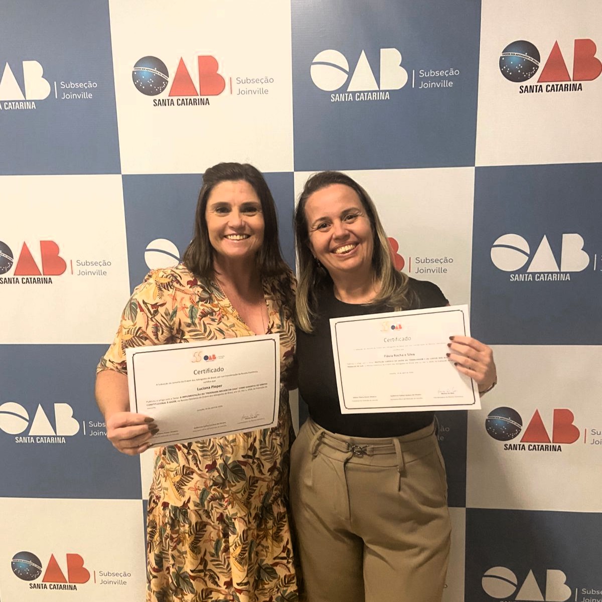 Egressas Luciana Pieper e Flávia Rocha e Silva