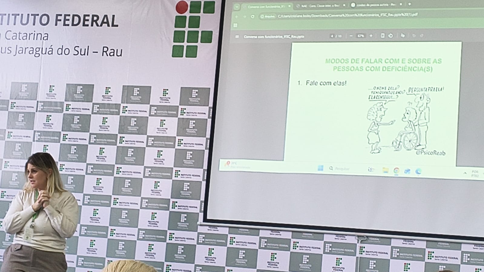 Momento da formação realizada no IFSC Rau.