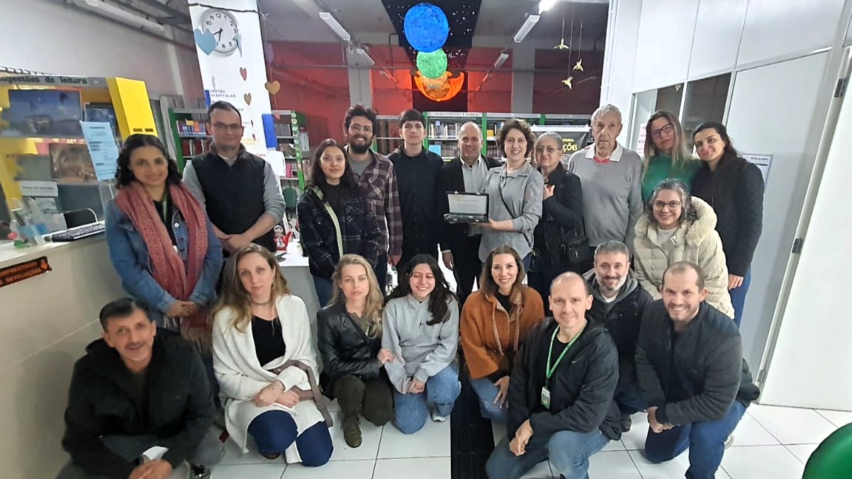Homenagem póstuma ao professor Fernando Guesser