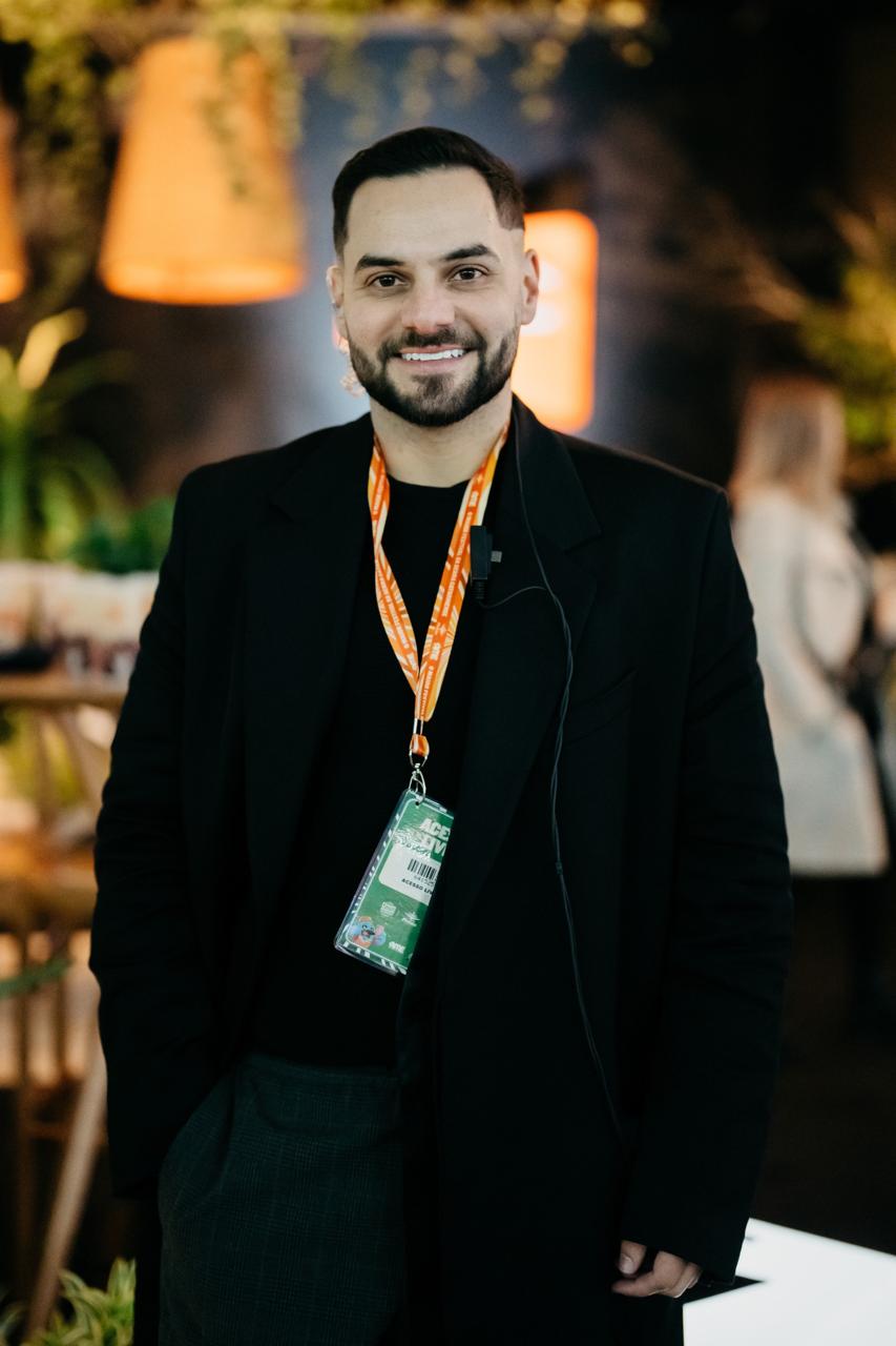 O publicitário e Secretário Executivo de Comunicação de Lages, Diogo Schimitz, será o palestrante da Aula Inaugural da Especialização em Marketing do IFSC Câmpus Lages no dia 6 de agosto