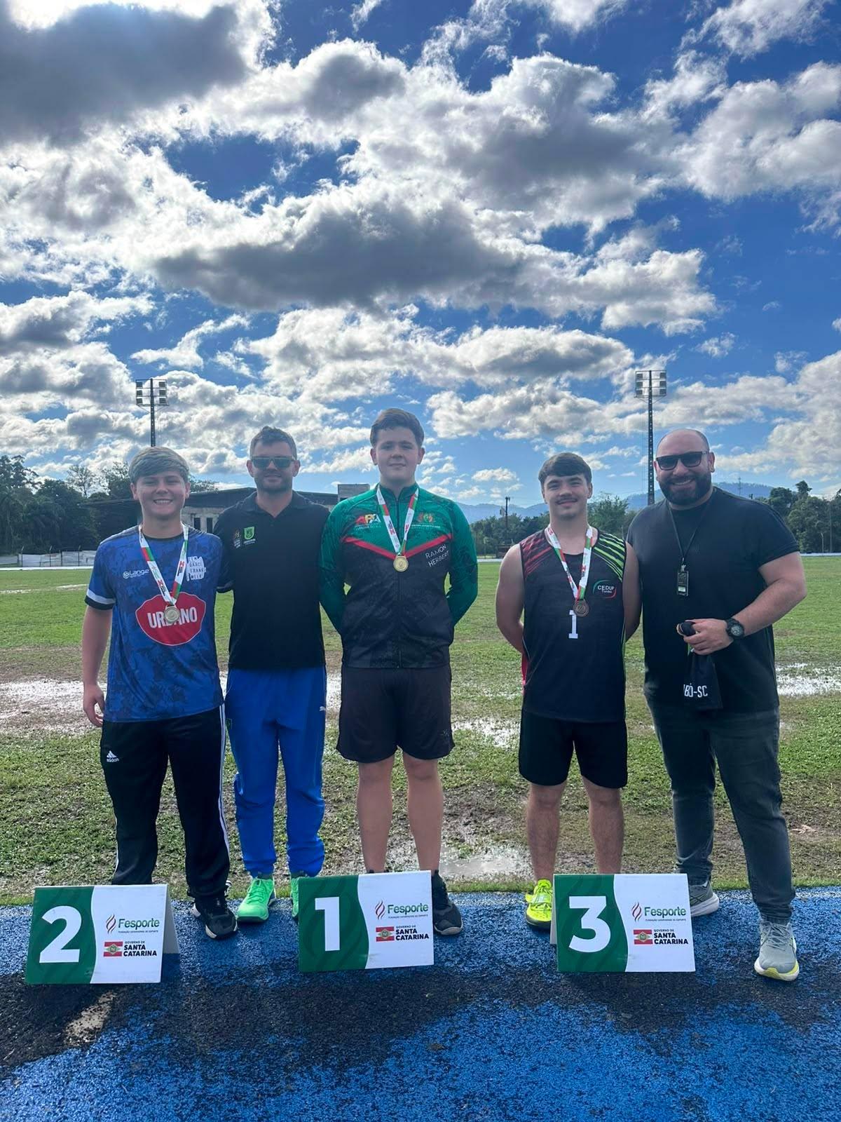Ramon Eduardo Herbert venceu o arremesso de peso no atletismo.