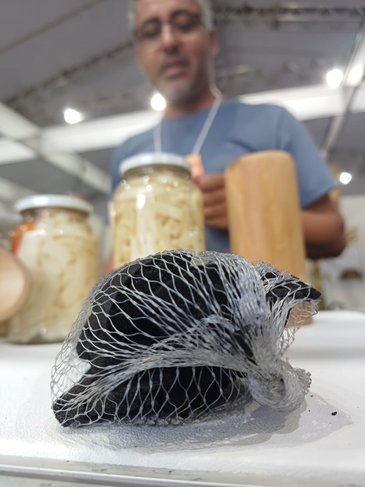 O bambu também é uma das fontes de carvão ativado