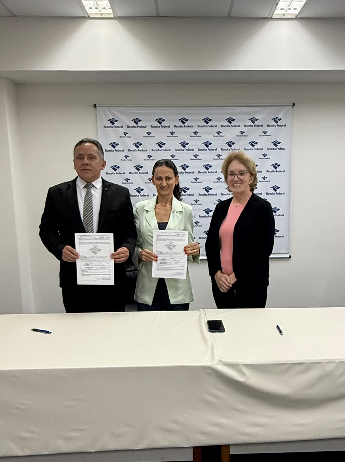 Entrega oficial dos equipamentos da Receita Federal ao Câmpus Jaraguá do Sul-Centro, em 23 de outubro.