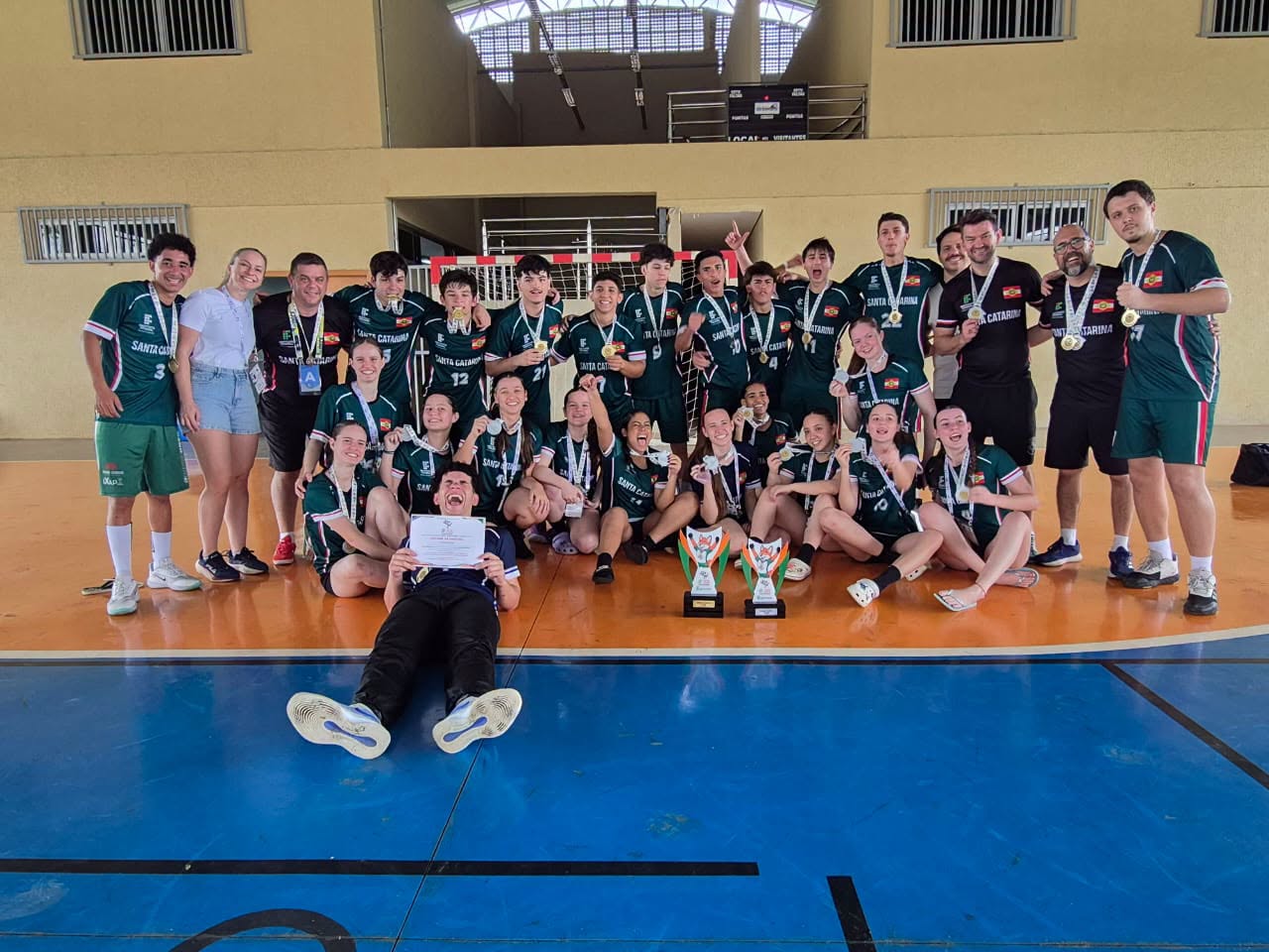 Mais um ouro veio no handebol masculino (Foto: IFG)