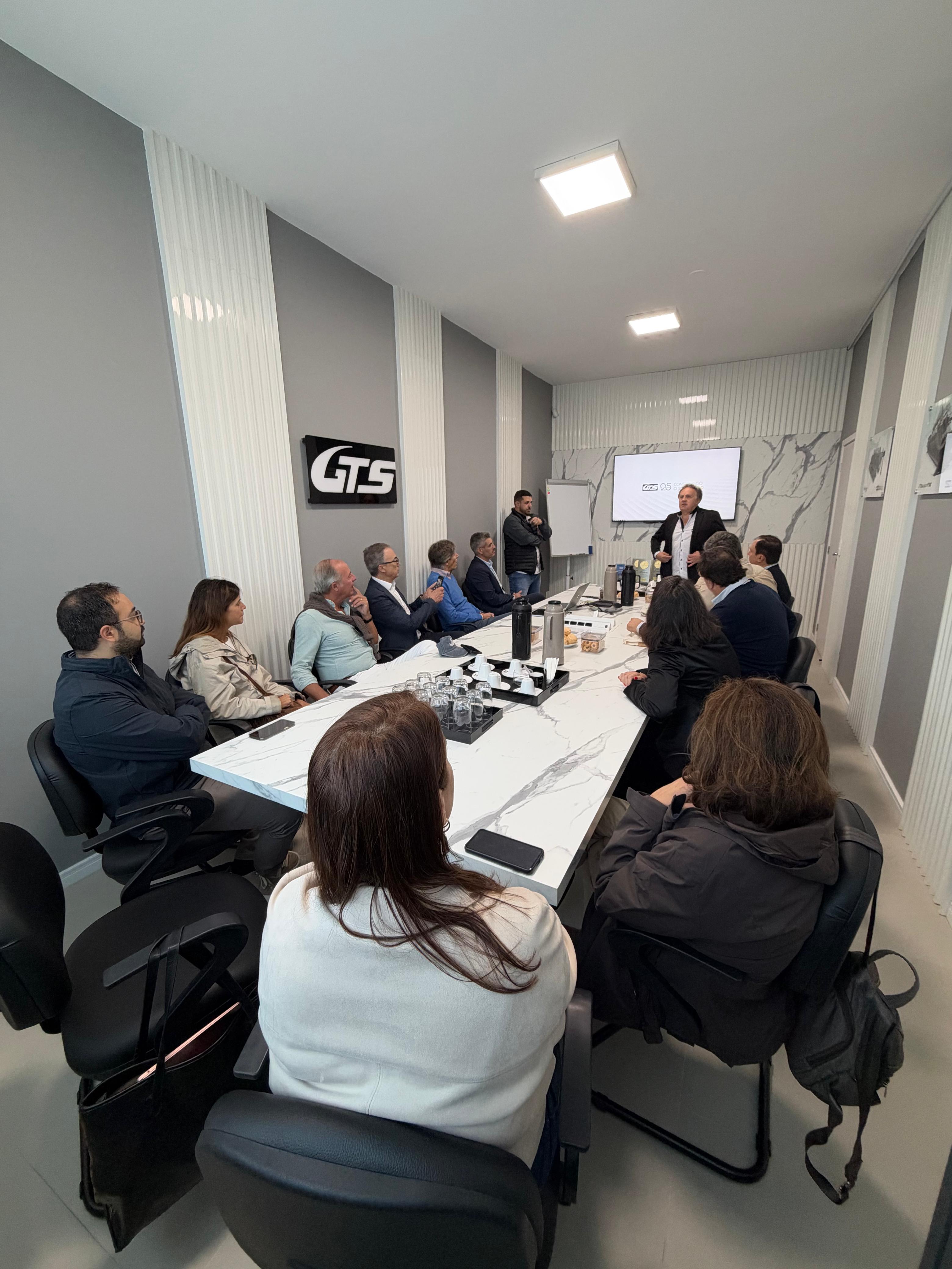 Visita à empresa GTS.