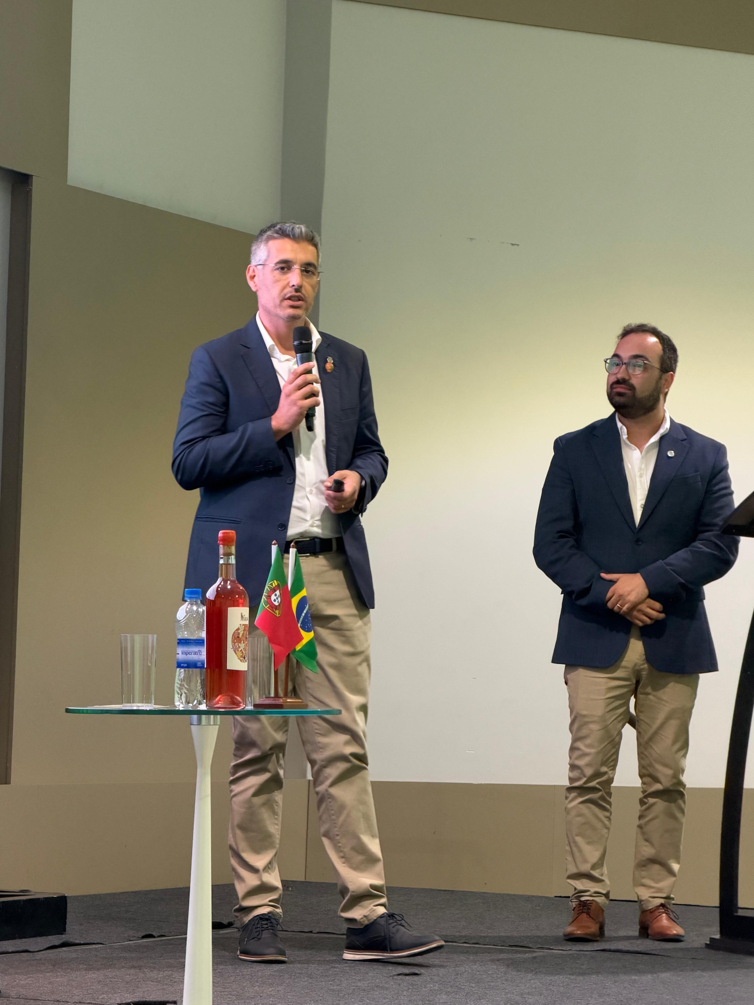 Ricardo Bonito, presidente da Câmara da Vidigueira, e Diogo Conqueiro, vice-presidente de Vila de Frades, durante o SEMIARE 2026.