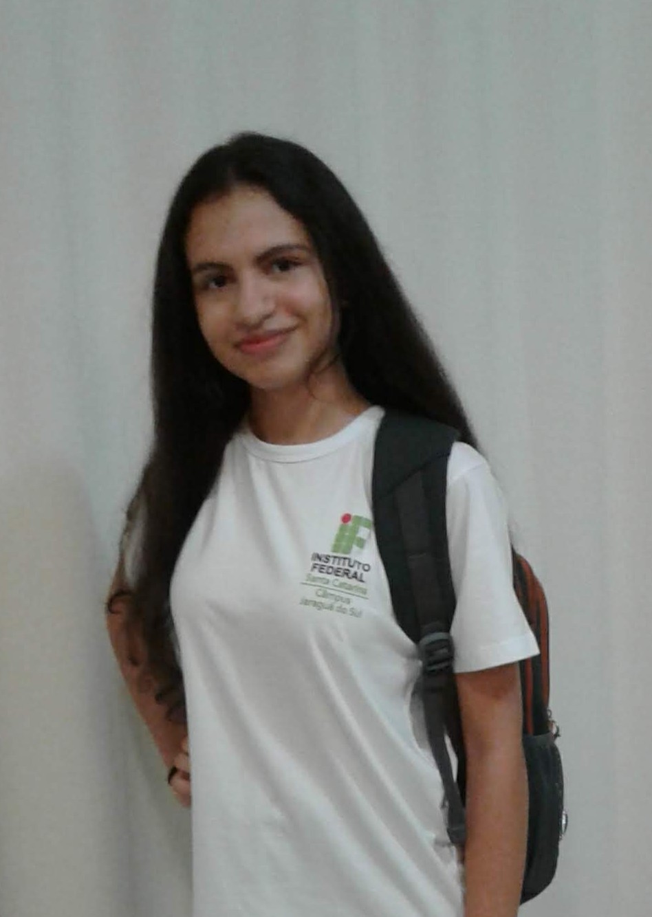 Natalia Mirela de Lima, do curso técnico integrado em Química de Jaraguá do Sul, premiada com medalha de bronze na OMIF 2021.