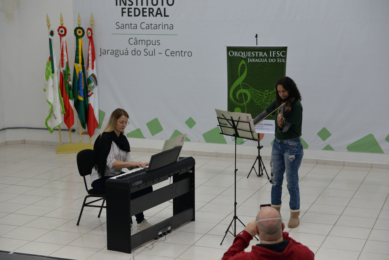 Parte da Orquestra do IFSC de Jaraguá do Sul realizou apresentação no aniversário do câmpus.