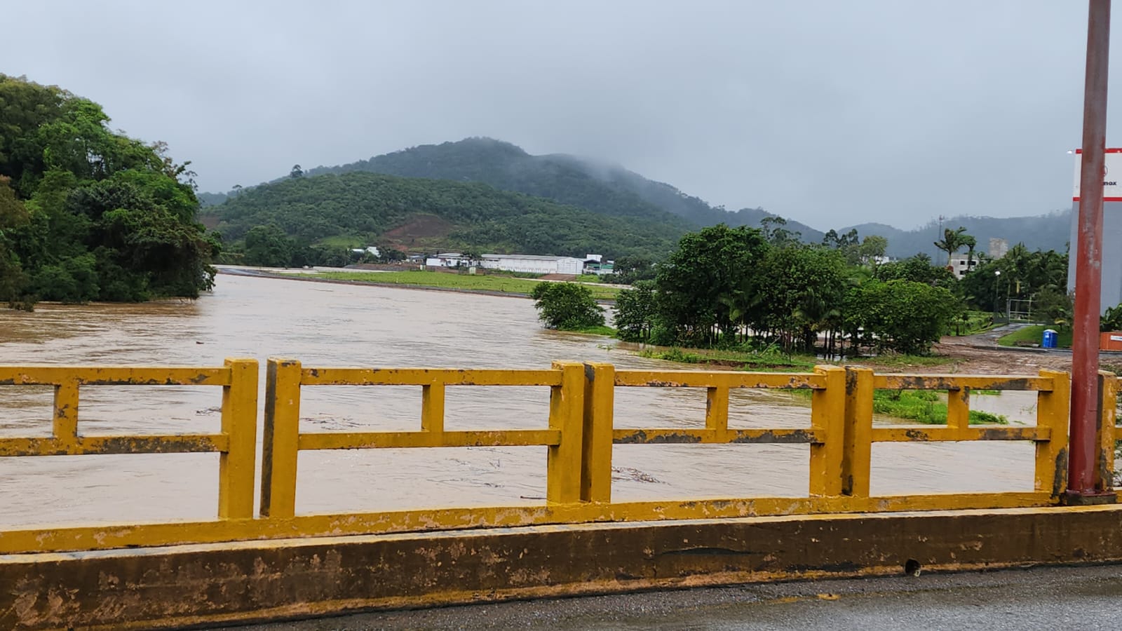 Nível dos rios está alto, segundo informações da prefeitura de Jaraguá do Sul (crédito da foto: Prefeitura Municipal de Jaraguá do Sul).