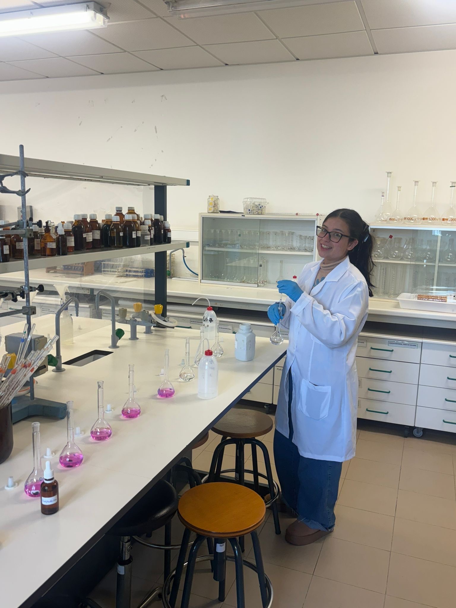 A aluna Maria Luiza Brum Miranda está participando do projeto Análise do consumo de água, da geração de dejetos e da emissão dos gases de efeito estufa na produção animal