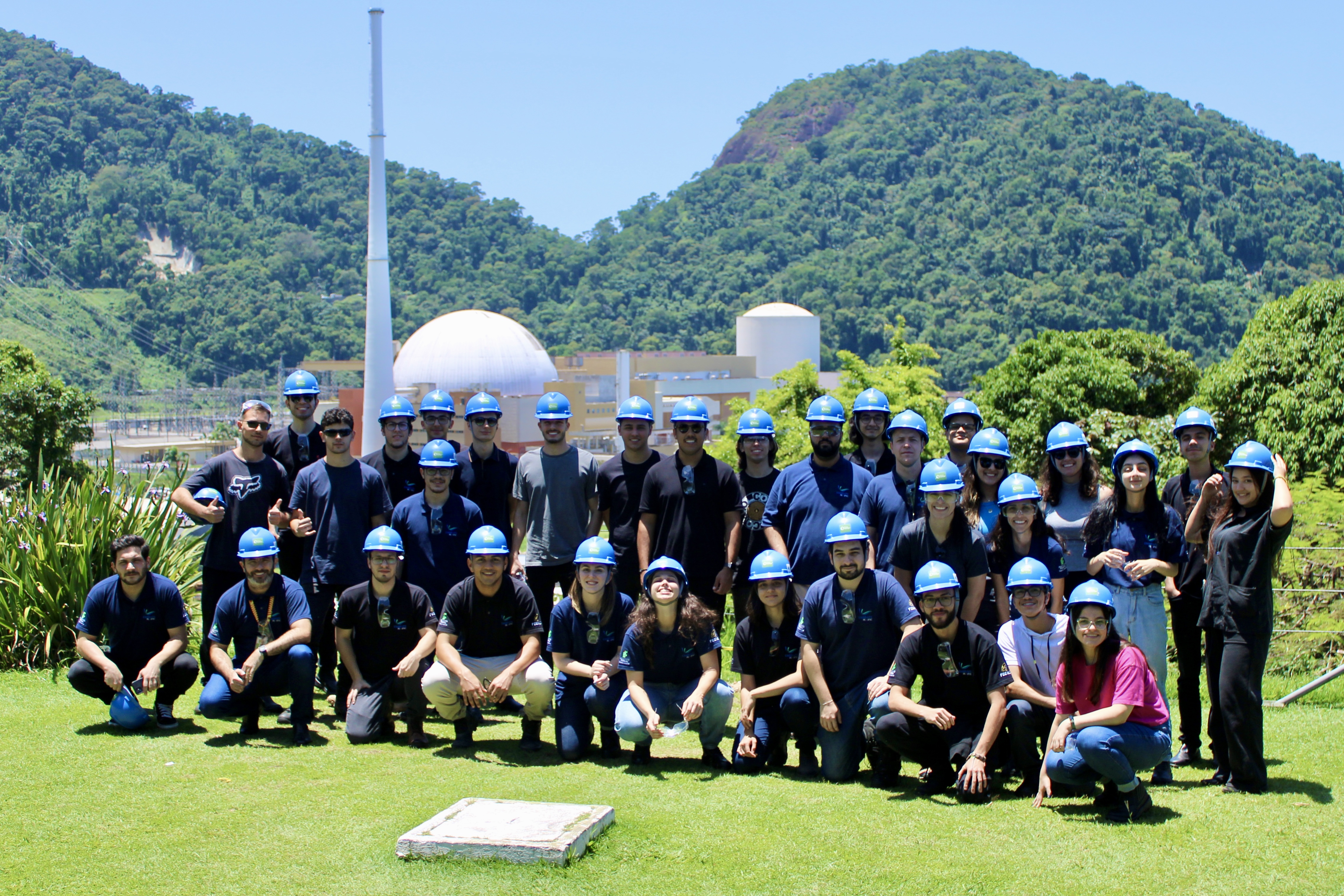 Estudantes participaram de uma visita técnica às usinas de Angra dos Reis, no Rio de Janeiro, e de Furnas, em São Paulo